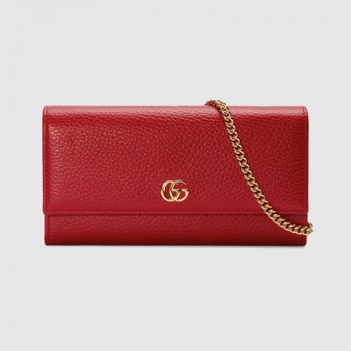 Gucci GG Marmont bőr láncos pénztárca 546585 Hibiszkuszpiros