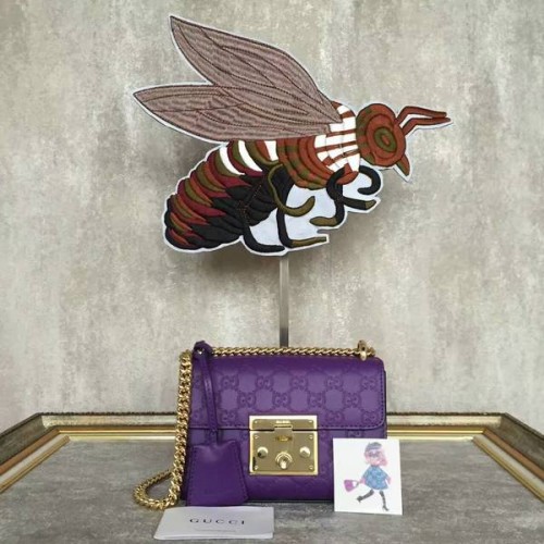 Gucci Lakatos Gucci Signature Mini Válltáska 409487A Lila