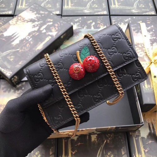Gucci Signature mini táska cseresznyével 481291 Fekete