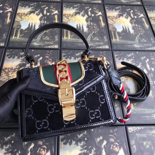 Gucci Sylvie GG bársony mini táska 470270 fekete