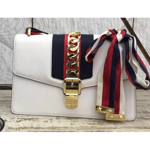 Gucci Sylvie Bőr Láncos Táska 431667 Fehér