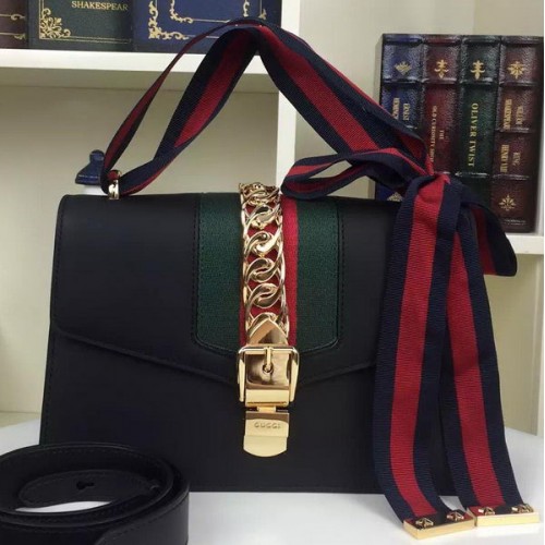 Gucci Sylvie Bőr Válltáska 421882 Fekete