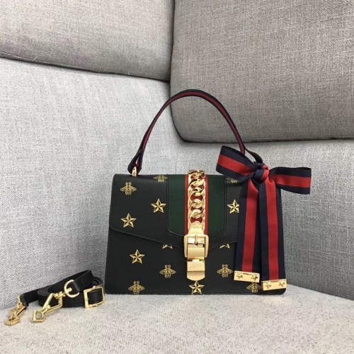 Gucci Sylvie kis válltáska A421882 fekete