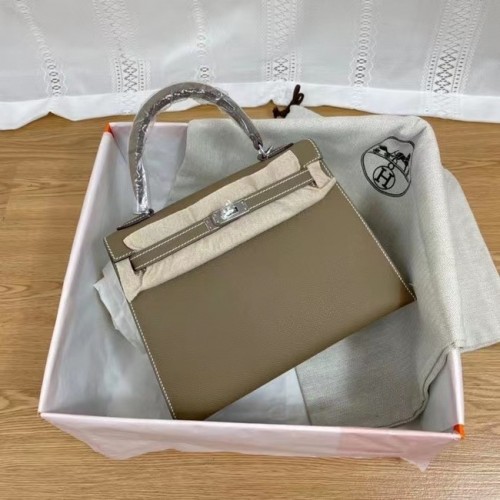 Hermès Kelly 25cm Válltáska Epsom KL2755 Elefántszürke és ezüsttónusú fémből