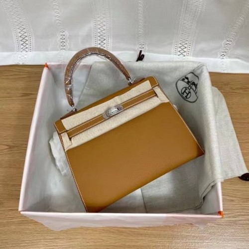 Hermès Kelly 25cm Válltáska Epsom KL2755 barna és ezüst tónusú fémből