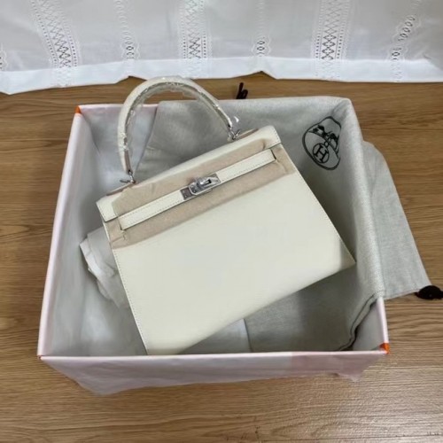 Hermès Kelly 25cm Válltáska Epsom KL2755 fehér és ezüst tónusú fémből