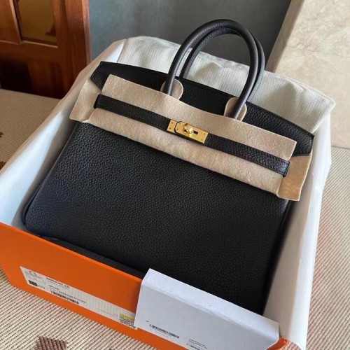 Hermès eredeti Togo bőr HB25O Fekete