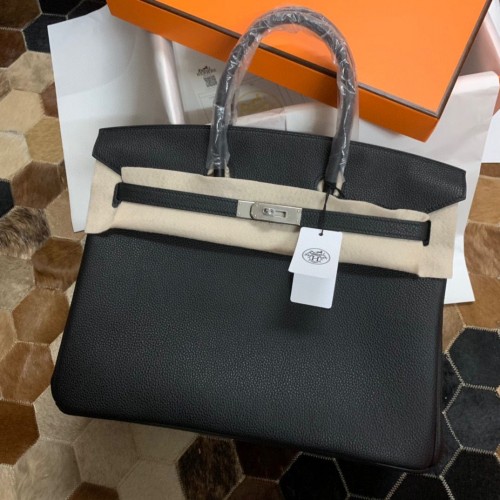 Hermès eredeti Togo bőr HB35O Fekete