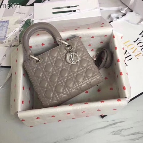 LADY DIOR BÁRÁNYBŐR TÁSKA CAL44550 szürke-ezüst árnyalatú metál
