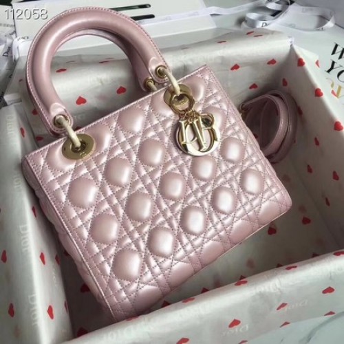LADY DIOR BÁRÁNYBŐR TÁSKA CAL44550 gyöngyházfényű rózsaszín