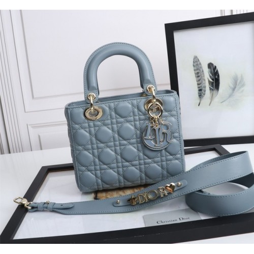 LADY DIOR MY ABCDIOR TÁSKA Cannage Báránybőr M0538O világoskék