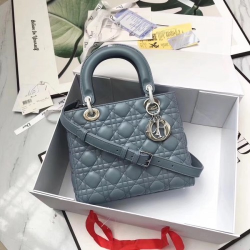 LADY DIOR BÁRÁNYBŐR TÁSKA CAL44550 szürkéskék