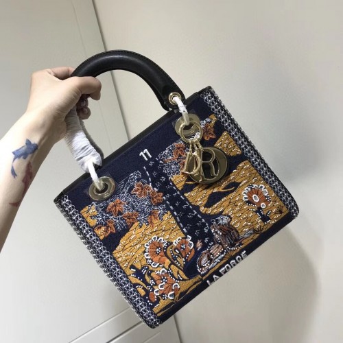 LADY DIOR hímzett marhabőr M0565-7