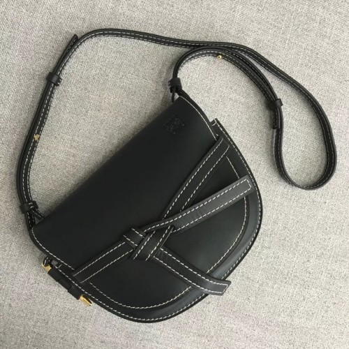 Loewe eredeti bőr crossbody táska 8088 fekete