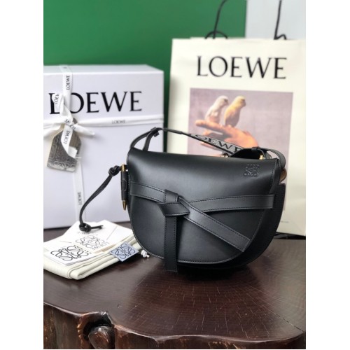 Loewe kisméretű, eredeti bőr crossbody táskák 8087 fekete
