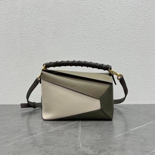 Loewe kisméretű puzzle táska eredeti bőrből A6125 szürke