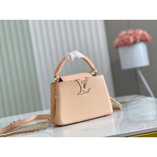 Louis Vuitton CAPUCINES MINI M81190 krémszínű