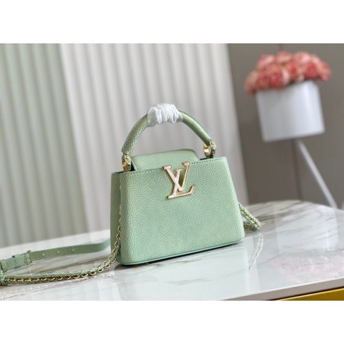 Louis Vuitton CAPUCINES MINI M81190 világoszöld