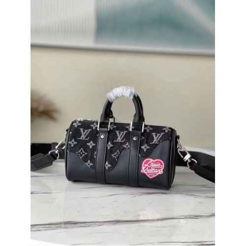 Louis Vuitton CITY KEEPALL TÁSKA M90689 fekete