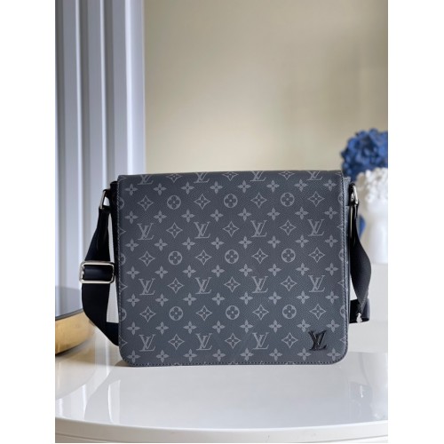 Louis Vuitton DISTRICT MM M45271 fekete