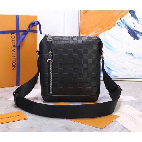 Louis Vuitton Discovery Messenger BB Eredeti Bőr Táska N42418 Fekete