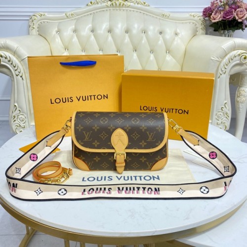Louis Vuitton Monogram Vászon M45985