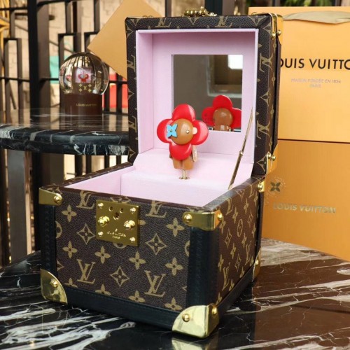 Louis Vuitton Monogram Vászon Zenei Ékszerdoboz M7896