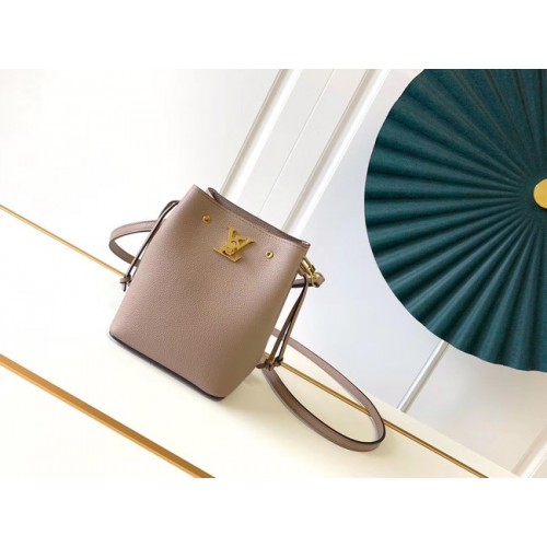 Louis Vuitton NANO LOCKME VÖDÖR M68709 krémszínű