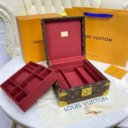 Louis Vuitton SZÉP ÉKSZERTOK M44185 piros