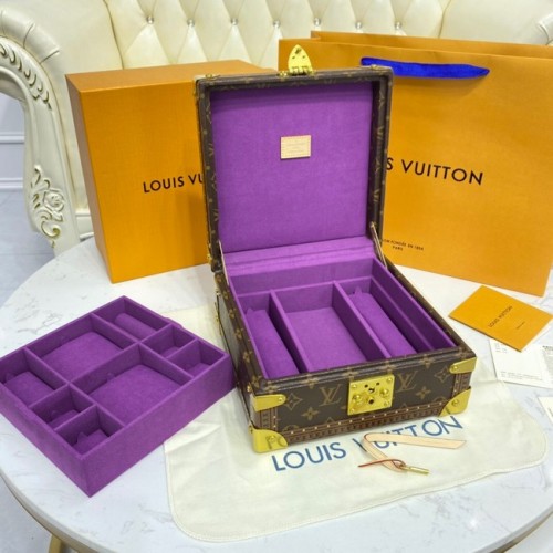 Louis Vuitton SZÉP ÉKSZERTOK M47120 lila