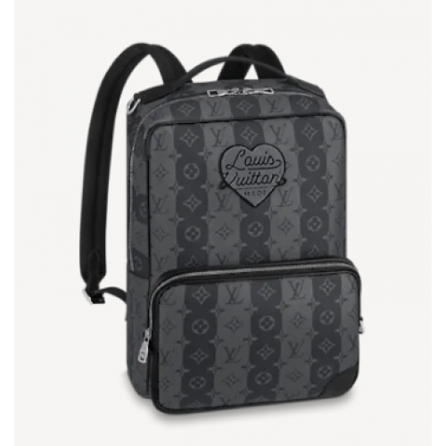 Louis Vuitton UTILITARY HÁTIZSÁK M45962 fekete