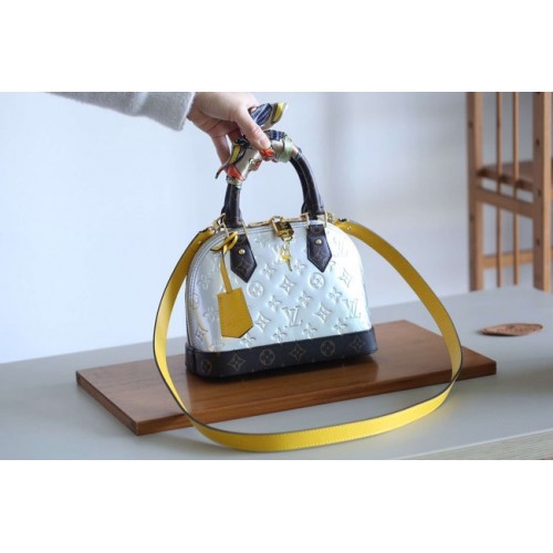 Louis Vuitton eredeti Monogam lakk Alma BB M44389 ezüst