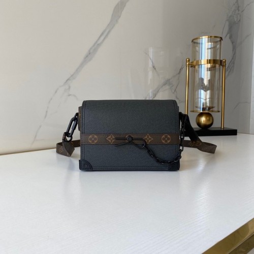 Louis vuitton eredeti bőr fiú táska M30718 fekete