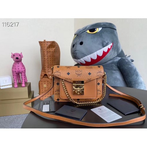 MCM Válltáska Borjúbőr 96857 Teveszín