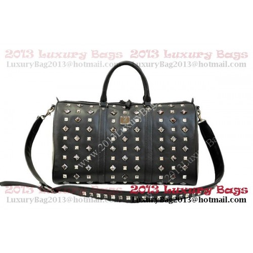 MCM Stark Weekender közepes Boston táska fekete borjúbőrből