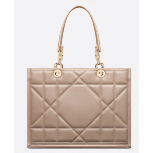 KÖZEPES DIOR ESSENTIALS TÁSKA Mogyoróbarna Borjúbőr M8721O