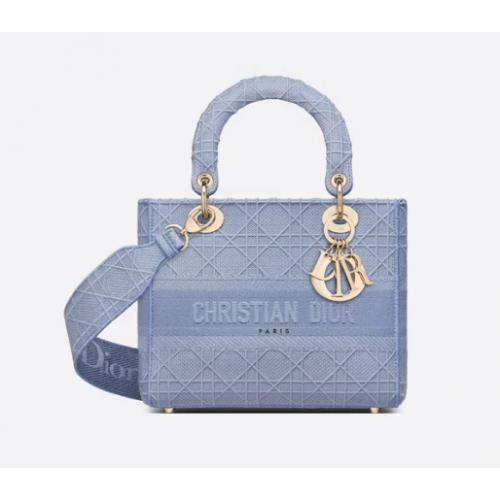 KÖZEPES MÉRETŰ NŐI D-LITE TÁSKA FARMERKÉK HÍMZÉSŰ M0565OR