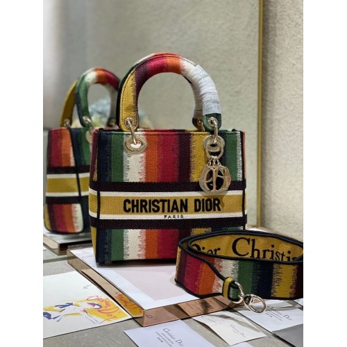 KÖZEPES MÉRETŰ NŐI D-LITE TÁSKA Többszínű D-csíkos Hímzés M0565ORFQ