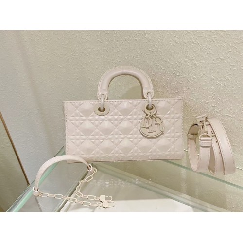 KÖZEPES LADY DIOR TÁSKA Cannage Báránybőr C2811 KRÉM
