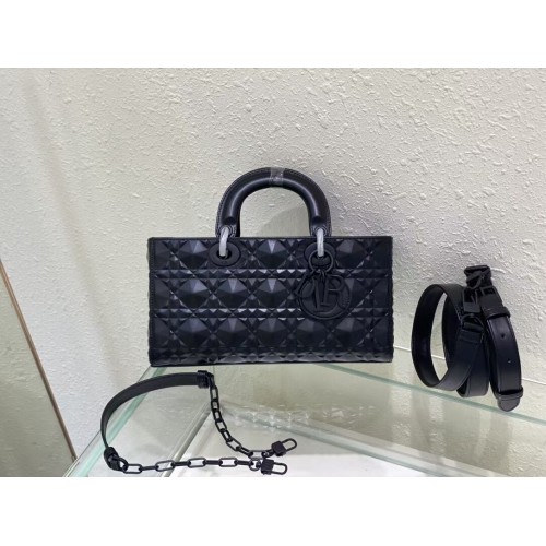 KÖZEPES LADY DIOR TÁSKA Cannage Báránybőr C2811 fekete