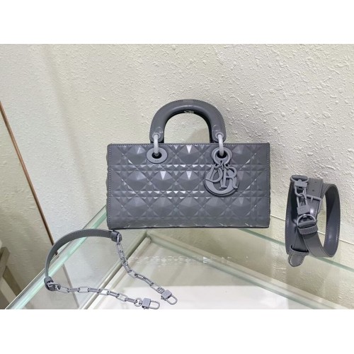 KÖZEPES LADY DIOR TÁSKA Cannage Báránybőr C2811 szürke