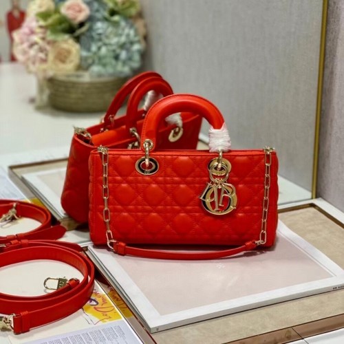 KÖZEPES LADY DIOR TÁSKA Cannage Báránybőr C2820 vörös narancssárga