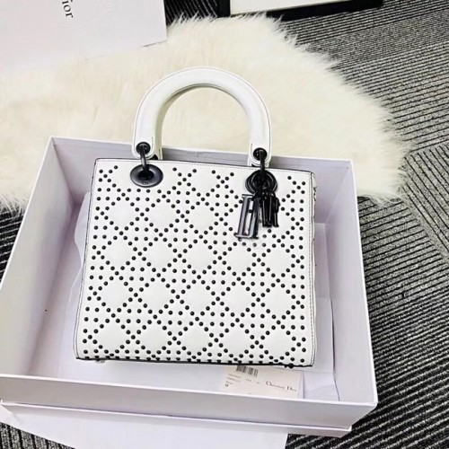 MINI LADY DIOR TÁSKA BORJÚBŐR M0579S fehér