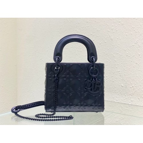 MINI LADY DIOR TÁSKA Cannage borjúbőr C2815 fekete