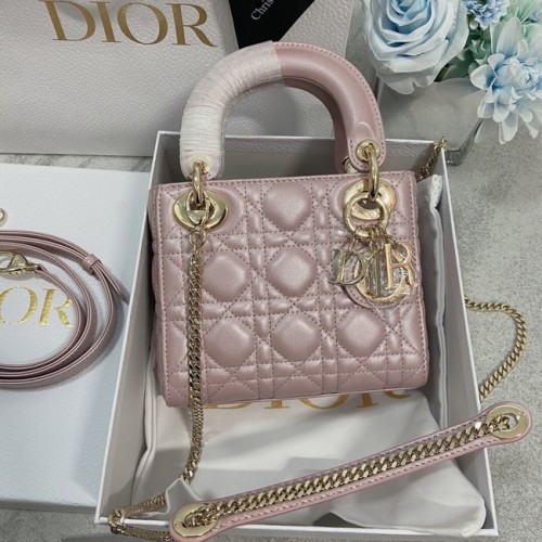 MINI LADY DIOR TÁSKA Báránybőr M0566OW Gyöngyházfényű púder és arany