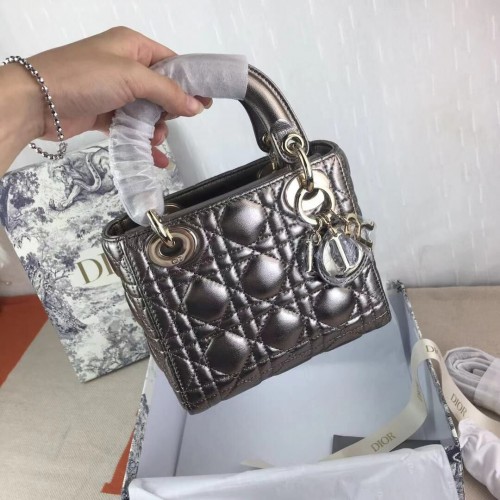 MINI LADY DIOR TÁSKA Báránybőr M0566OW ezüstszürke&arany
