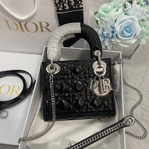 MINI LADY DIOR TÁSKA Lakkbőr Cannage borjúbőr M0566OW fekete és ezüst