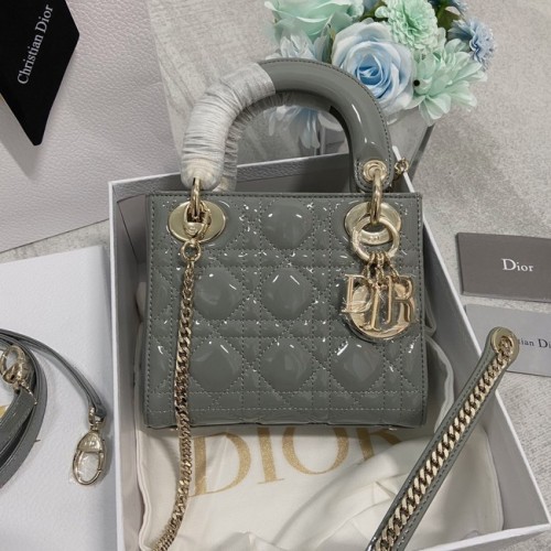 MINI LADY DIOR TÁSKA Lakkbőr Cannage borjúbőr M0566OW szürke-arany