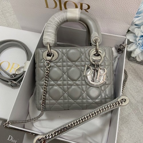 MINI LADY DIOR TÁSKA Lakkbőr Cannage borjúbőr M0566OW szürke és ezüst