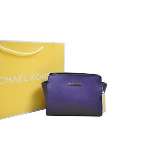 Michael Kors Mini Selma Messenger táska Lila